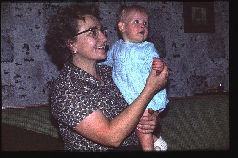 21.Gronau jul 1964 Mitzi,Marion.JPG
